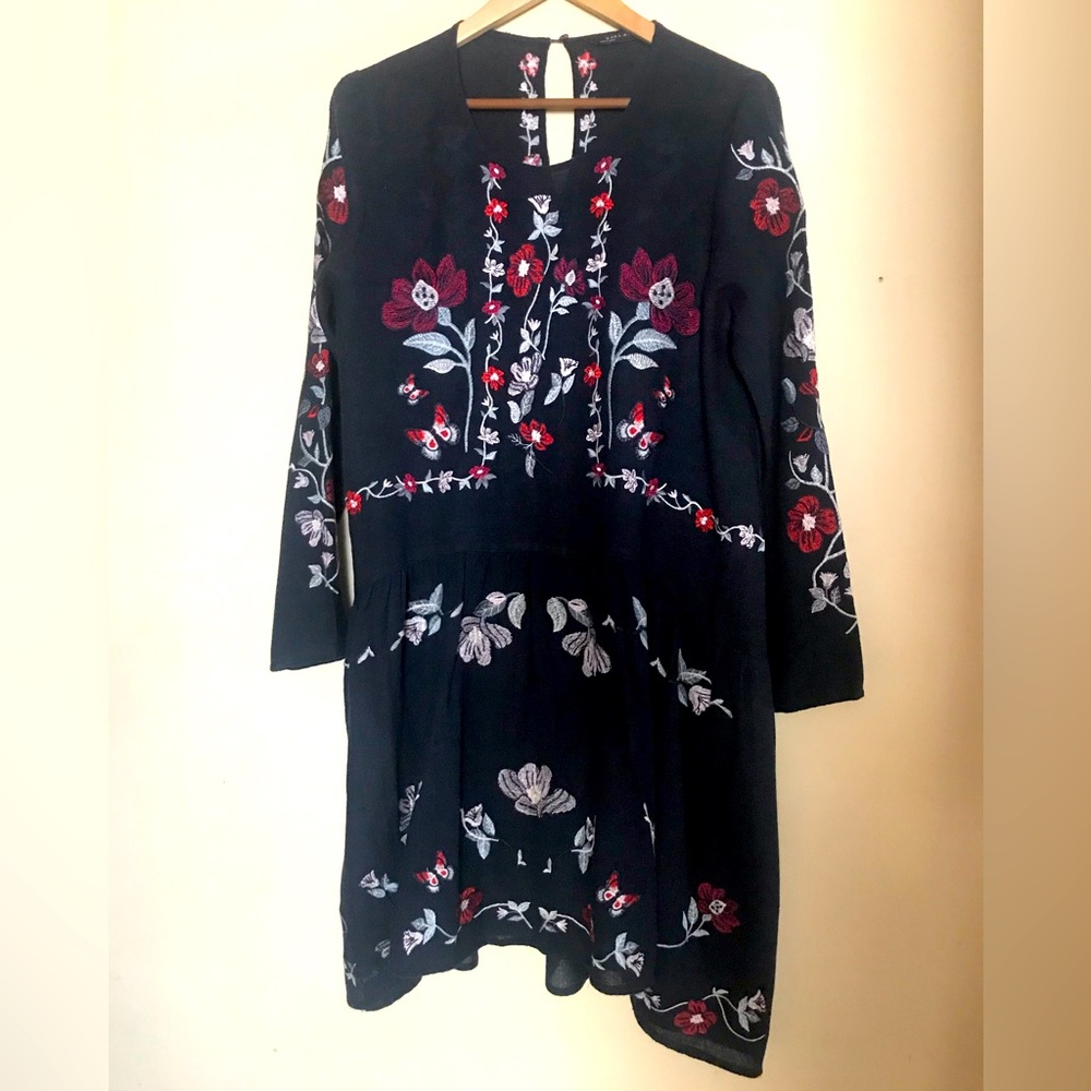 Zara Black Floral Embroidered Long-Sleeve Tunic Dress - Picture 7 of 15